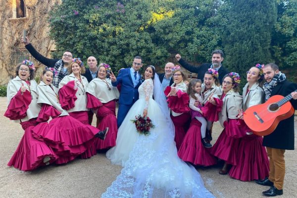 Hire Rociero Choir for your wedding Contrata cantantes de flamenco con un Coro Rociero