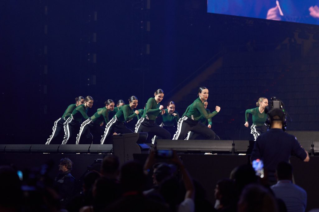 Grupo de bailarinas de Flamenco Hip Hop para el evento privado de los 14.000 congresistas de McDonald's en el Palau Sant Jordi de Barcelona. Evento para el cliente Kindle Communications.